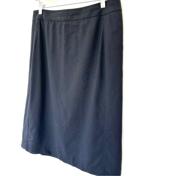 Banana Republic pencil skirt, midi length, in a stretch wool blend - Picture 3 of 14
